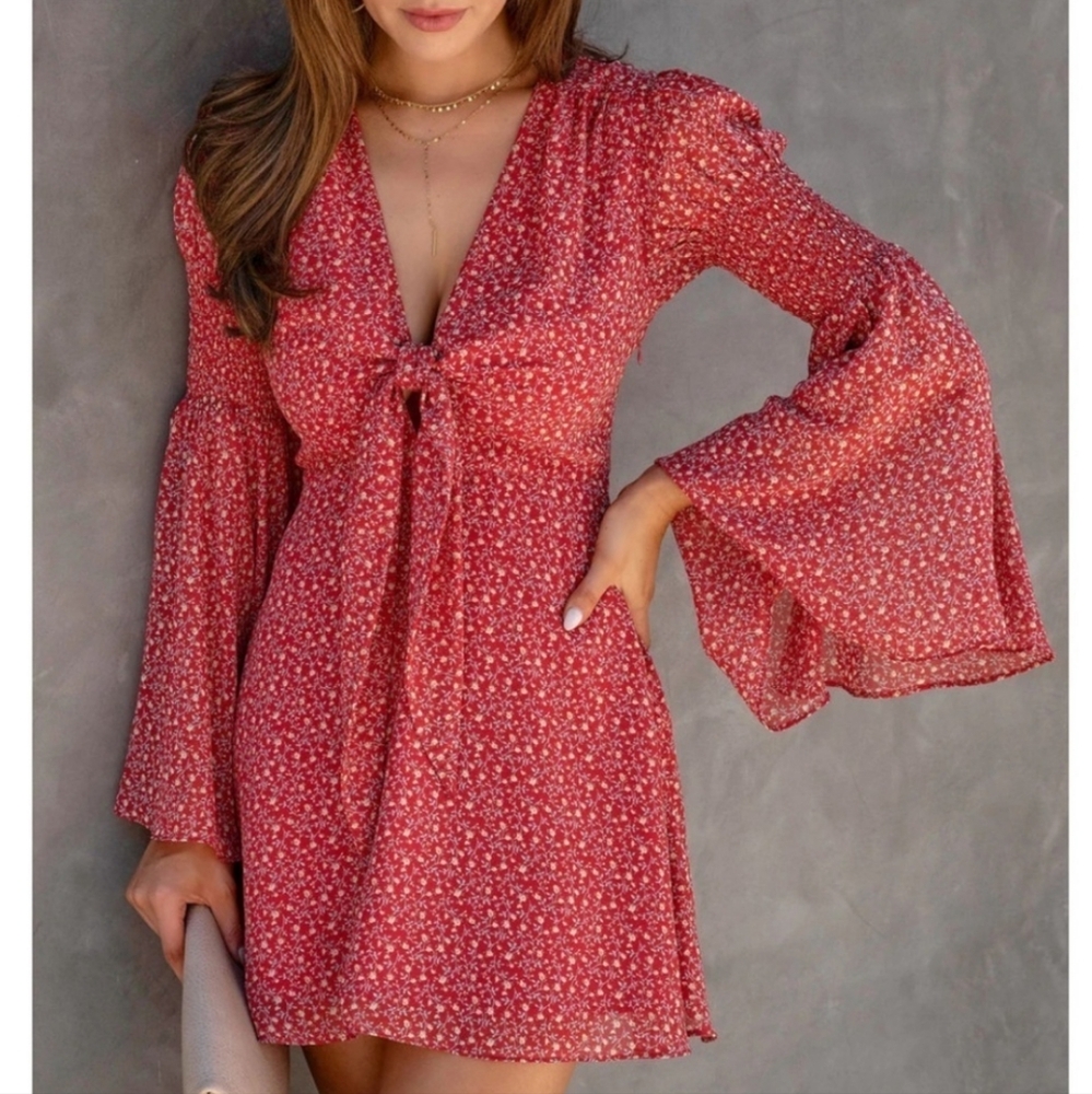 VICI DESIREE FLORAL BELL SLEEVE TIE FRONT RED DRESS